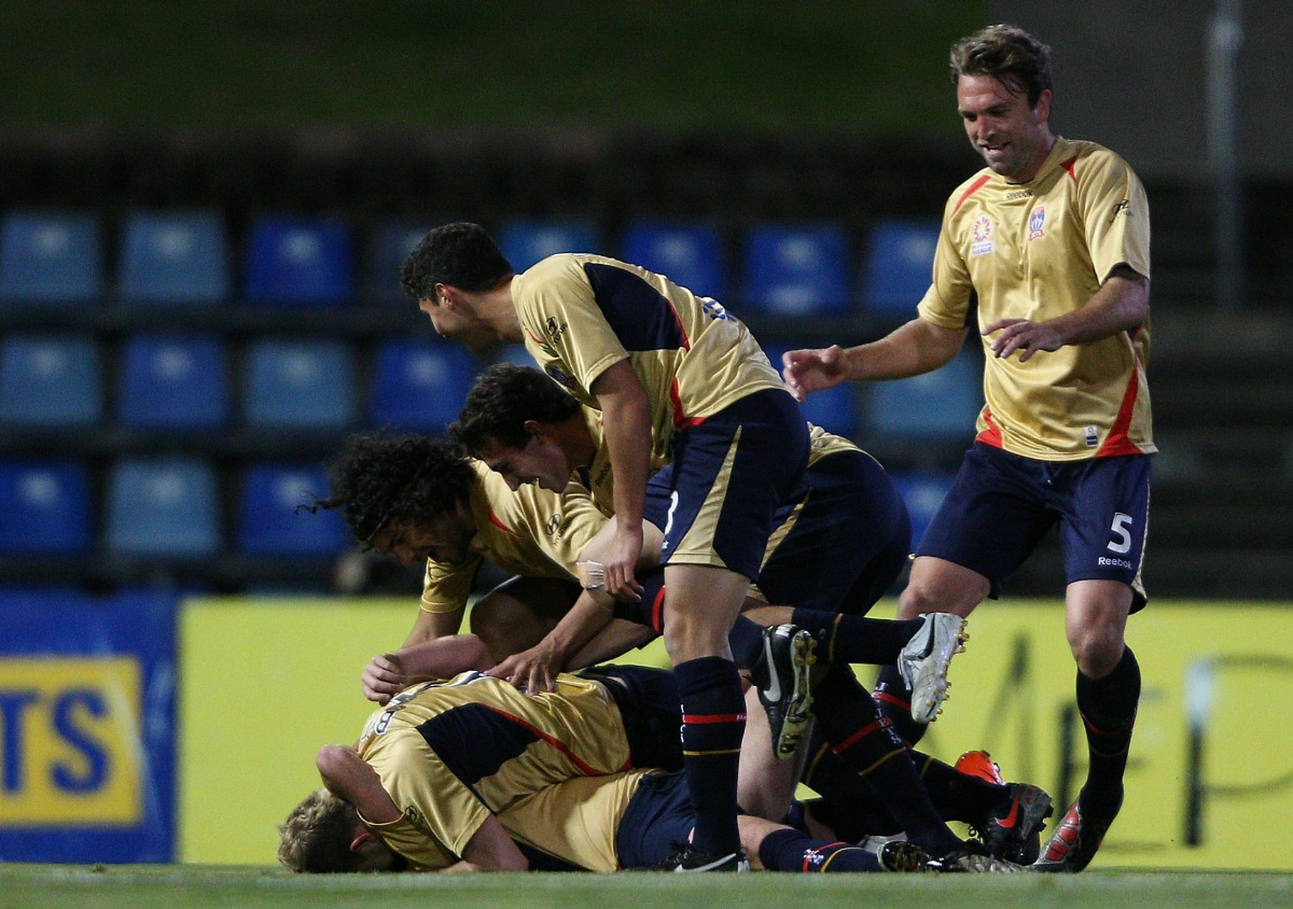 纽卡斯尔发布备战花絮,冲刺阶段止住颓势,全明星赛任务艰巨,球队文化再被提及的简单介绍 纽卡斯尔发布备战花絮,冲刺阶段止住颓势,全明星赛任务艰巨,球队文化再被提及的简单介绍