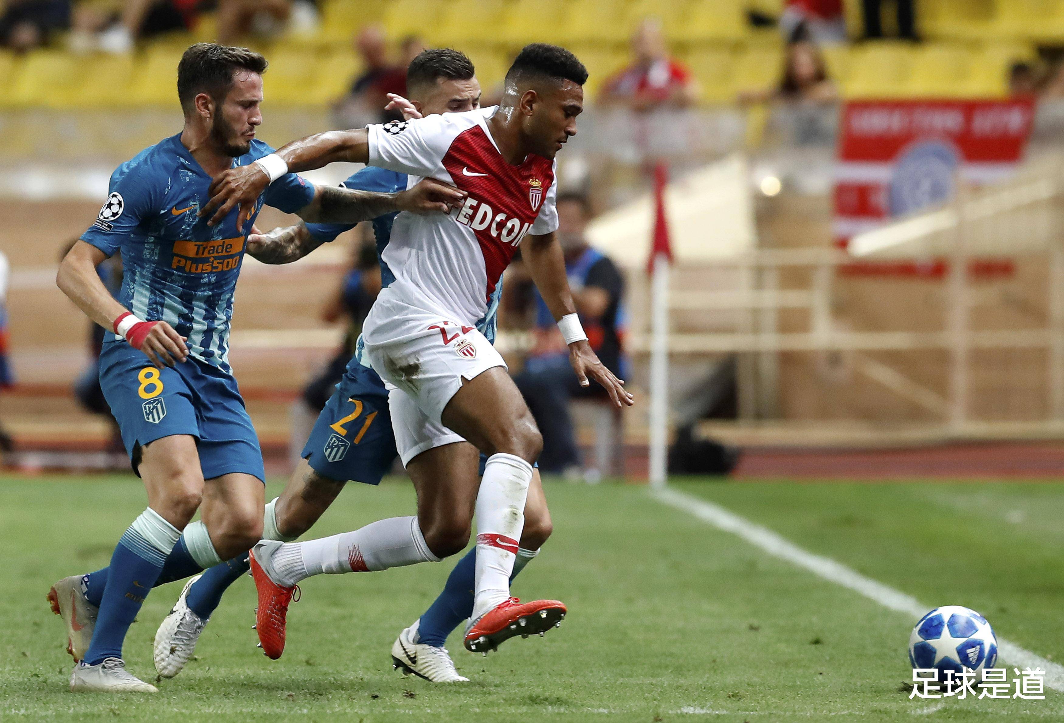 巴黎圣日耳曼训练开放日，赛前再遭质疑引欢呼，法国杯在即，临场指挥获称赞(巴黎圣日耳曼vs里昂完整回放)