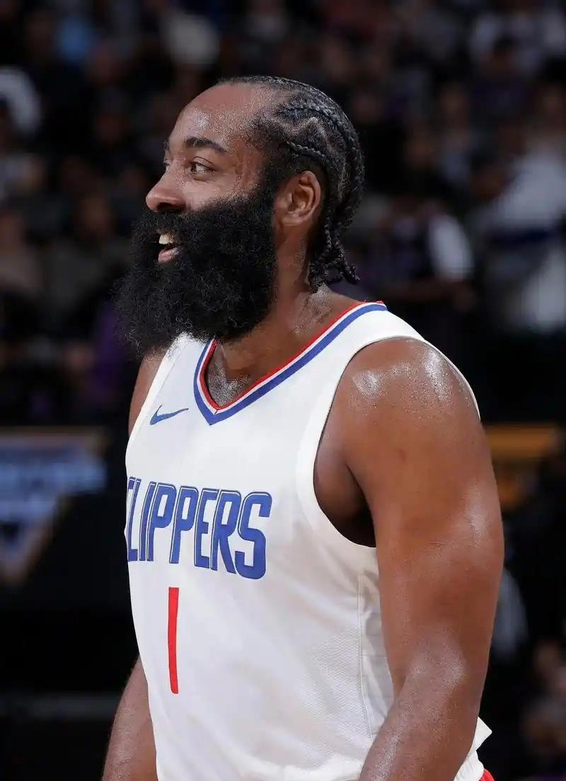 拉齐奥扳平良机备战NBA常规赛窗口期洛杉矶快船调整名单以备意大利杯，连对手都承认：萨克拉门托国王围绕全明星赛防线松动(洛杉矶快船队球员班巴最新消息)